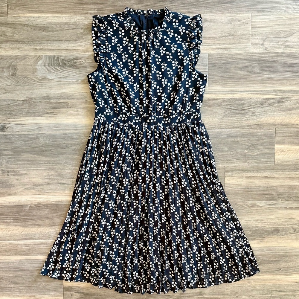 NWT Ann Taylor Floral Pleated Dress Size 12